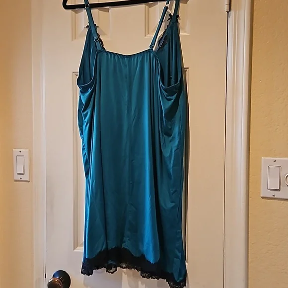 Cacique Teal and Black Lace Nighty in size 22/24 - Picture 8 of 9